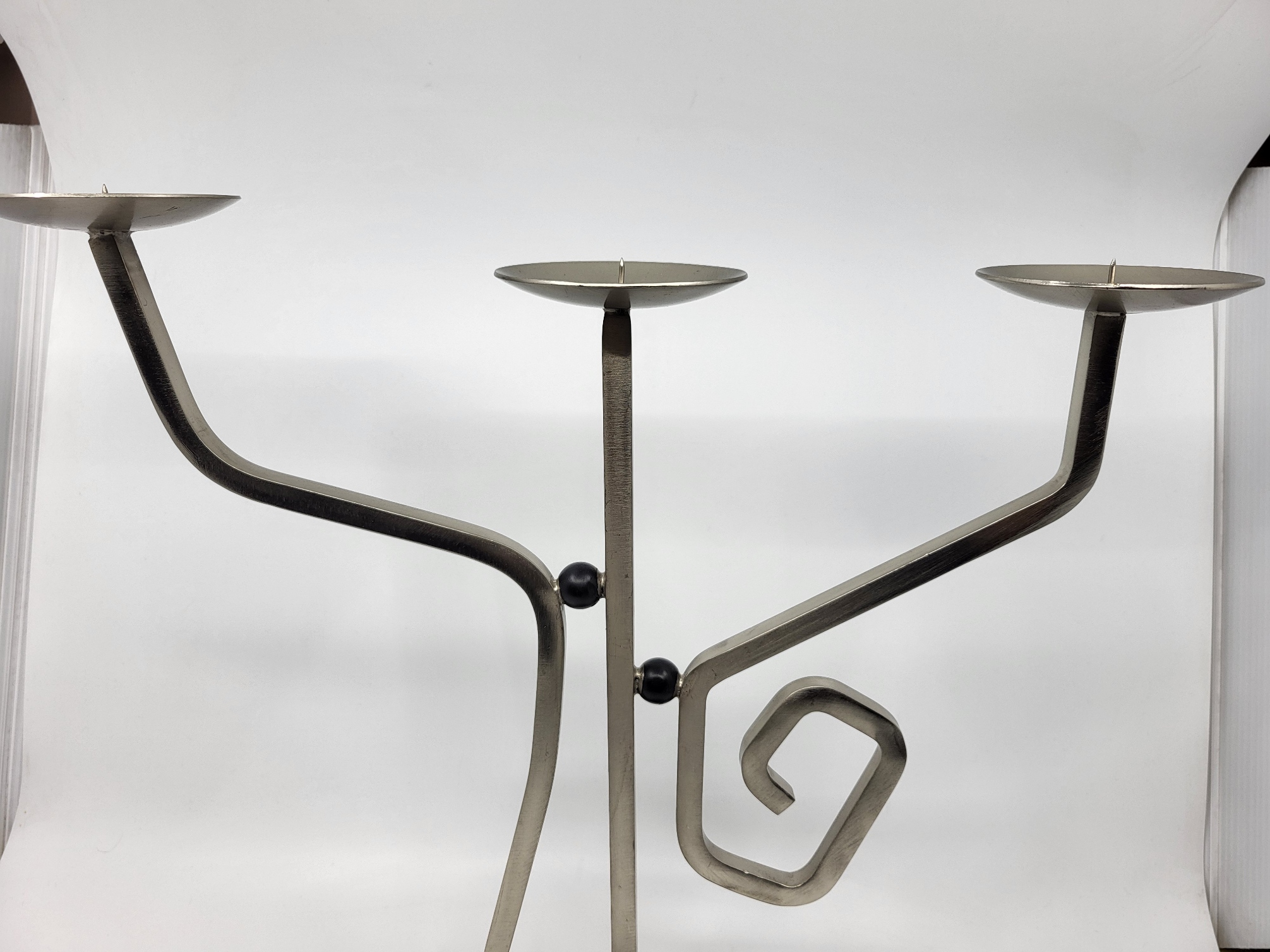 Chandelier 3 bras, Garance Vallée x MONOPRIX en bois et métal Série Limitée