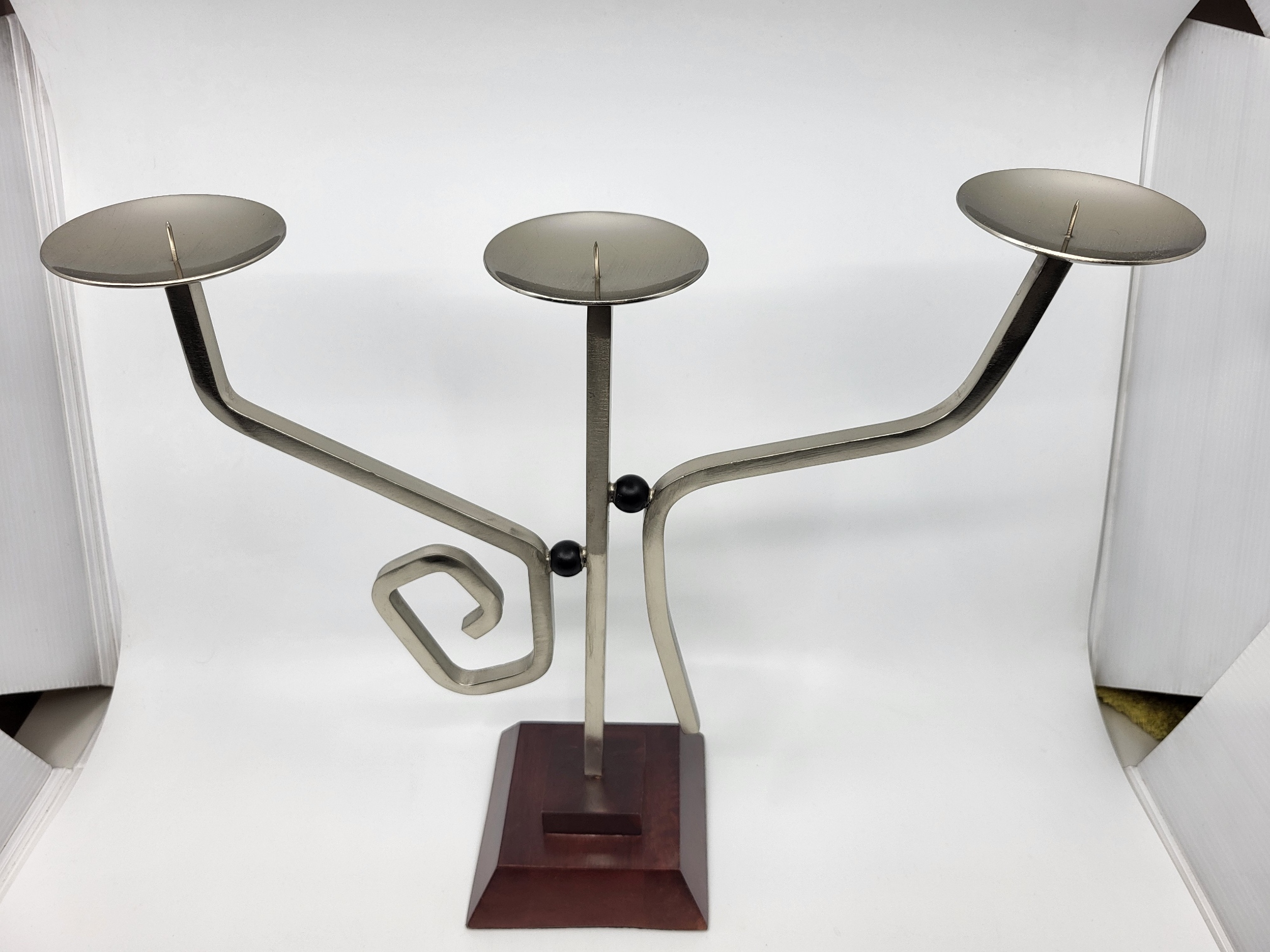 Chandelier 3 bras, Garance Vallée x MONOPRIX en bois et métal Série Limitée