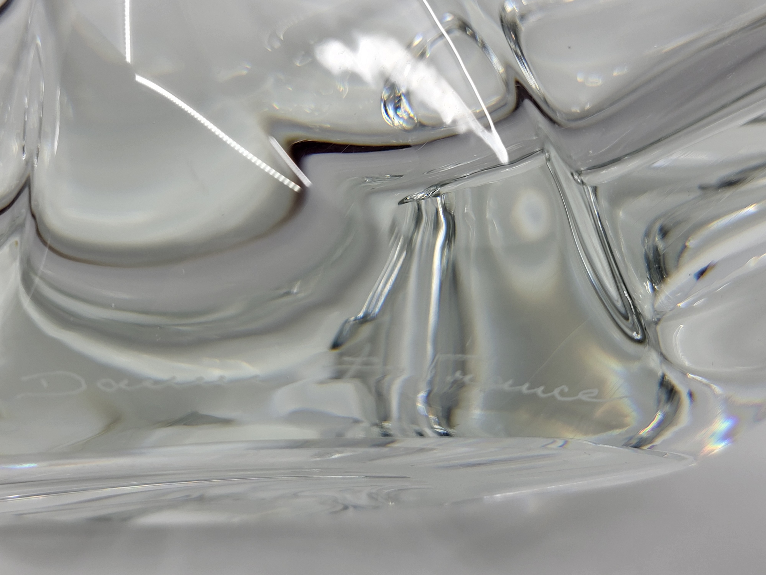 Coupe sculpturale Daum Nancy France en cristal transparent Mid-Century