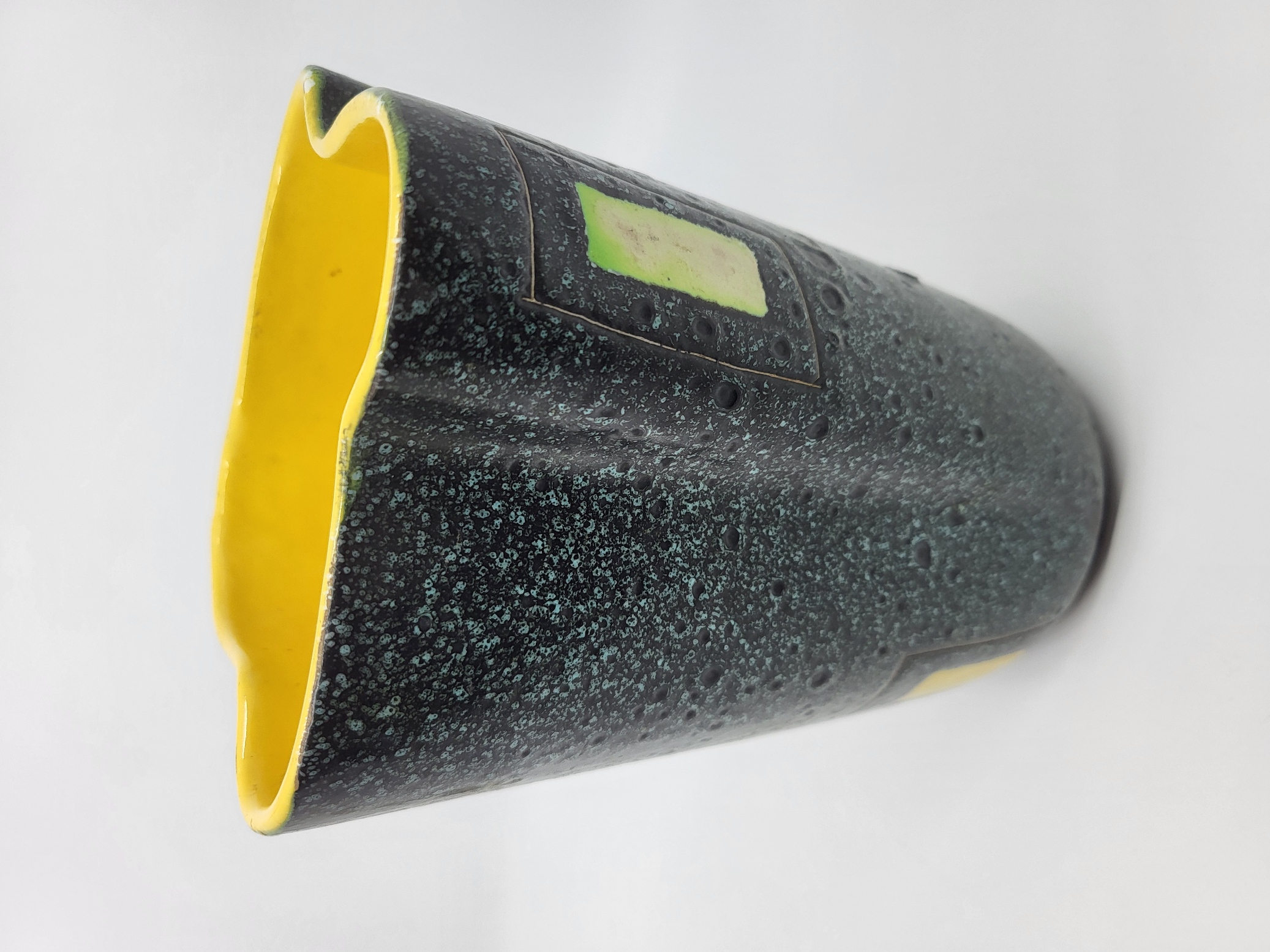 Vase mouchoir Poët-laval en céramique France 1950