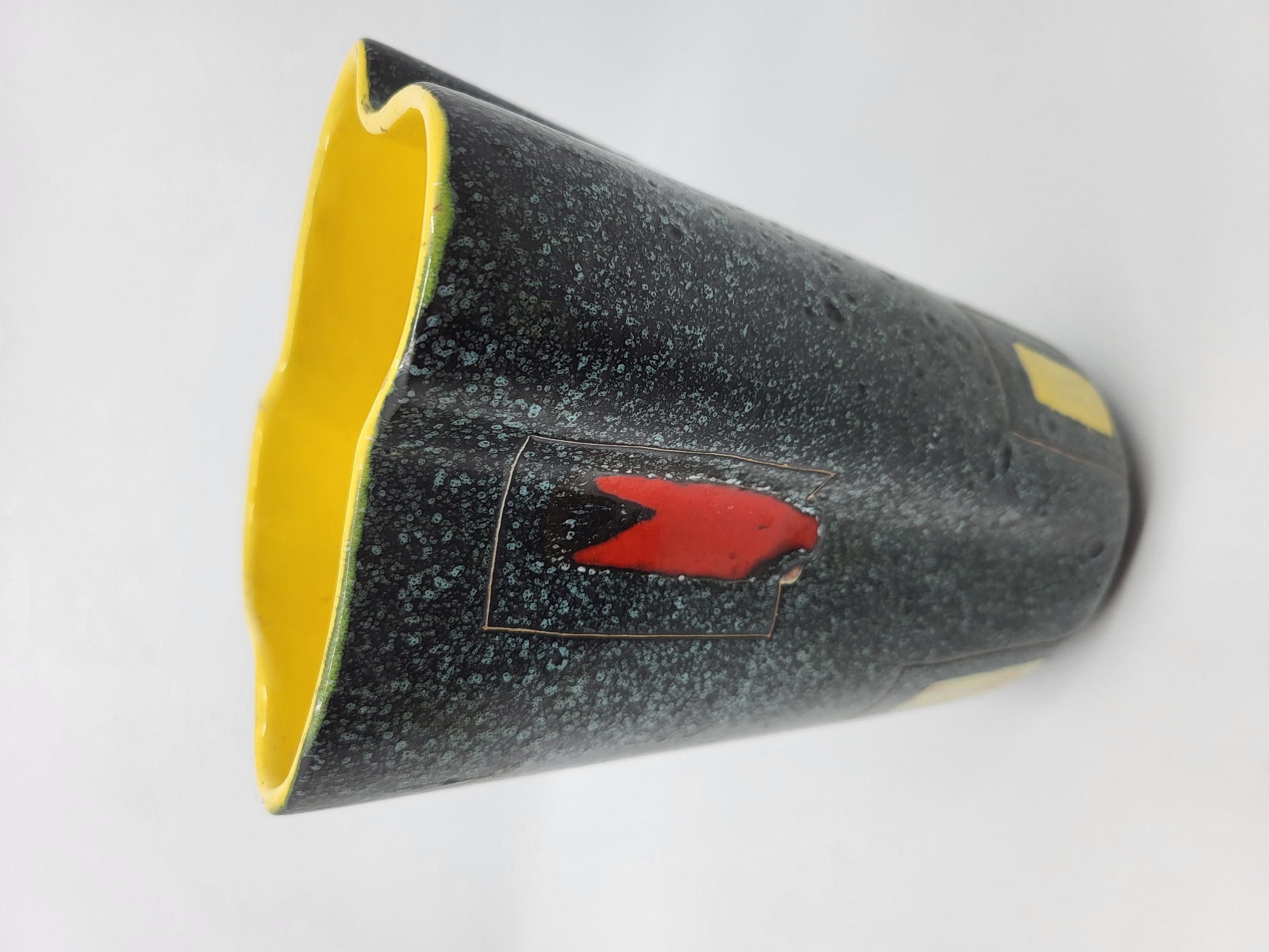 Vase mouchoir Poët-laval en céramique France 1950