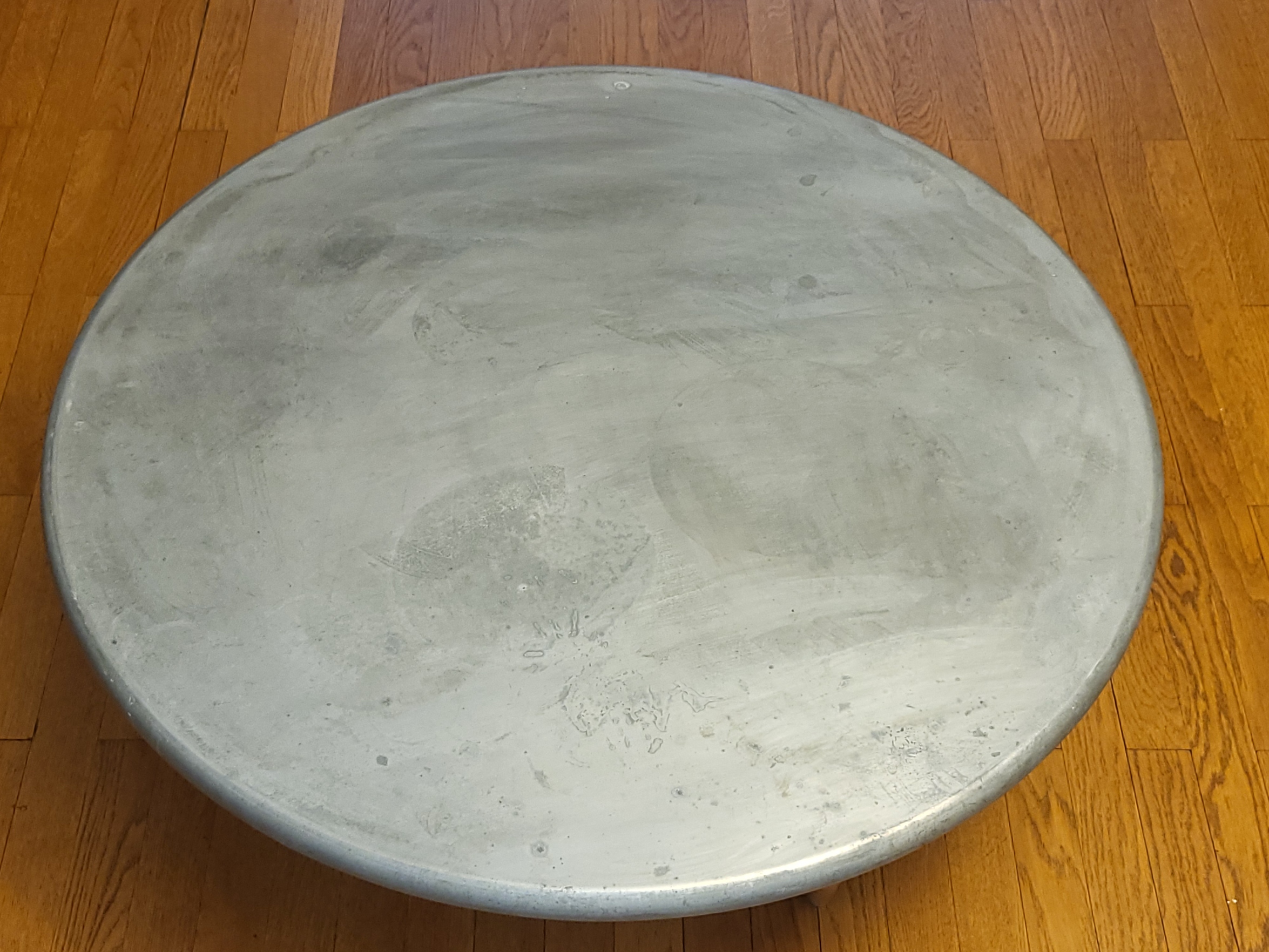 Table basse ronde de Sir Terence Conran  en zinc  1997