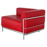 Fauteuil méridienne LC3 Le Corbusier pour Cassina en cuir rouge structure acier