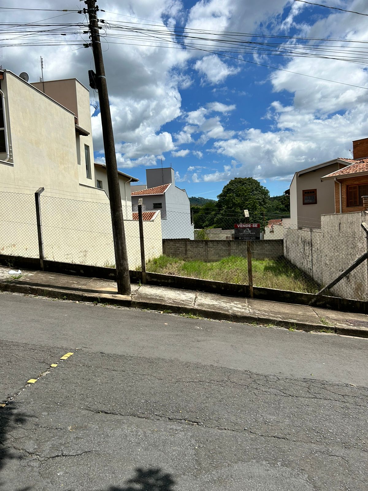 VENDA - Terreno de 334m2 no Centro de Amparo R$500.000