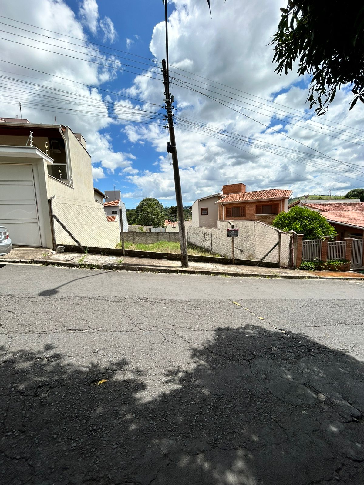 VENDA - Terreno de 334m2 no Centro de Amparo R$500.000