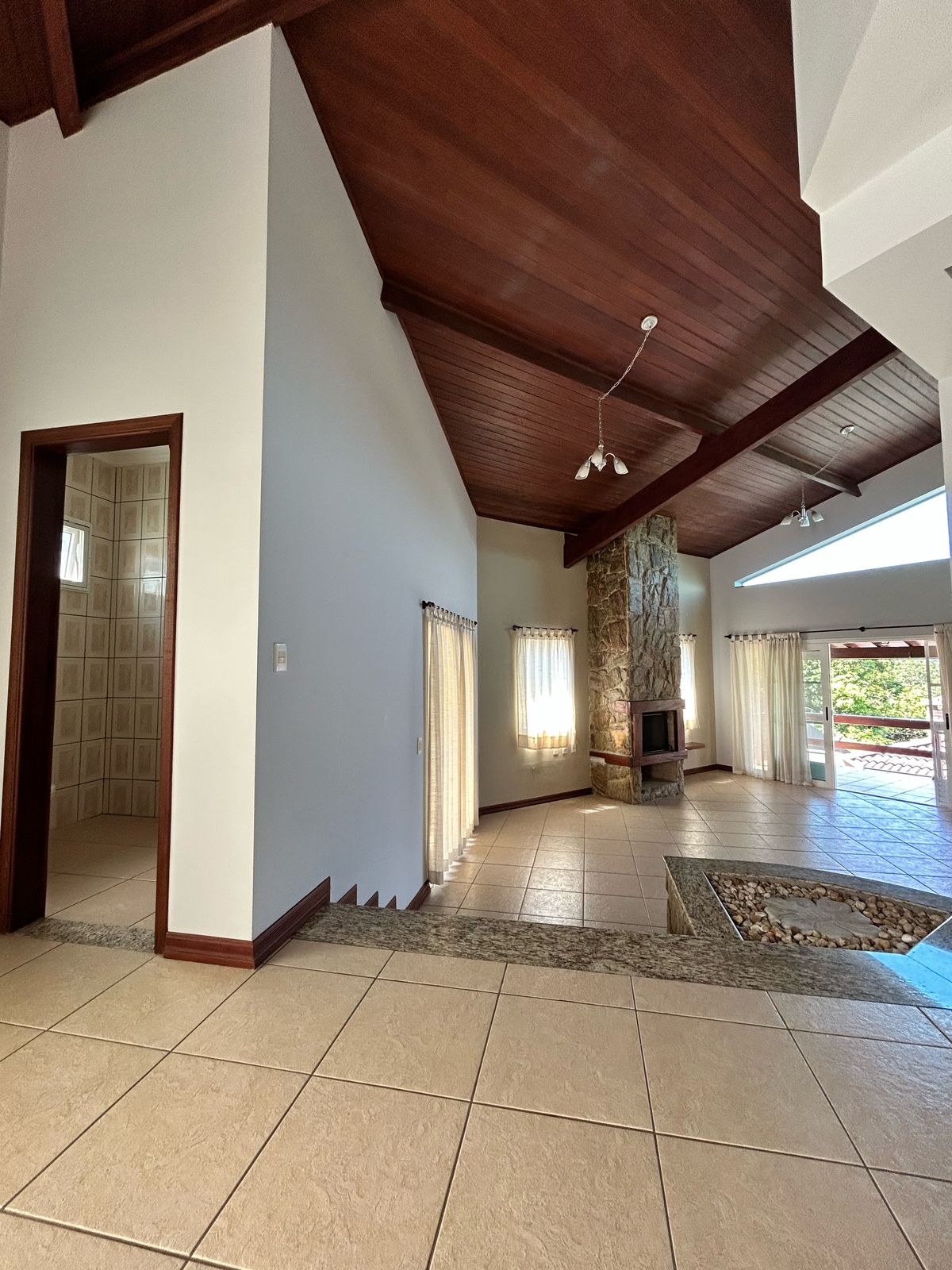 VENDA - Casa no Condomínio Orypaba R$1.890.000