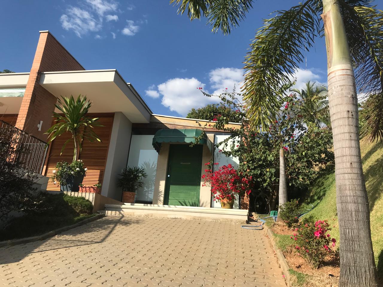 VENDA - Casa no Condomínio Orypaba R$1.680.000