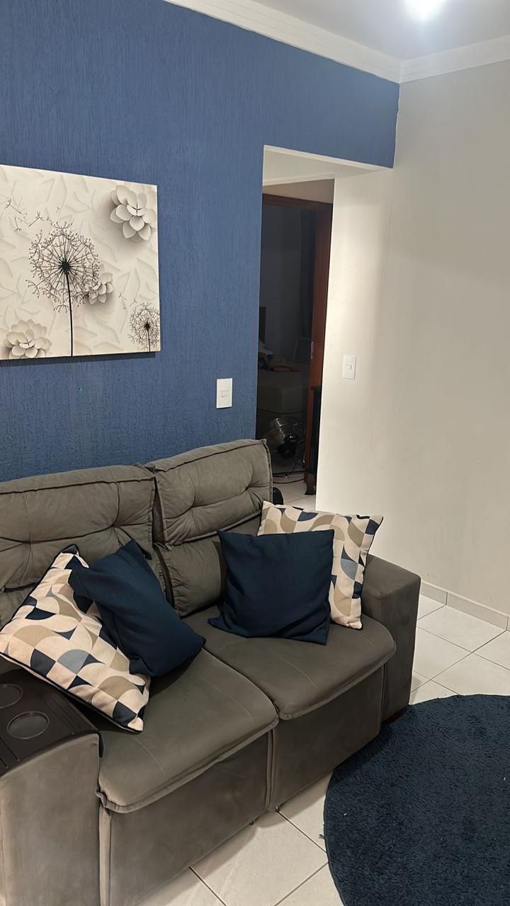 VENDA - Apartamento no Condomínio Adelaide R$250.000
