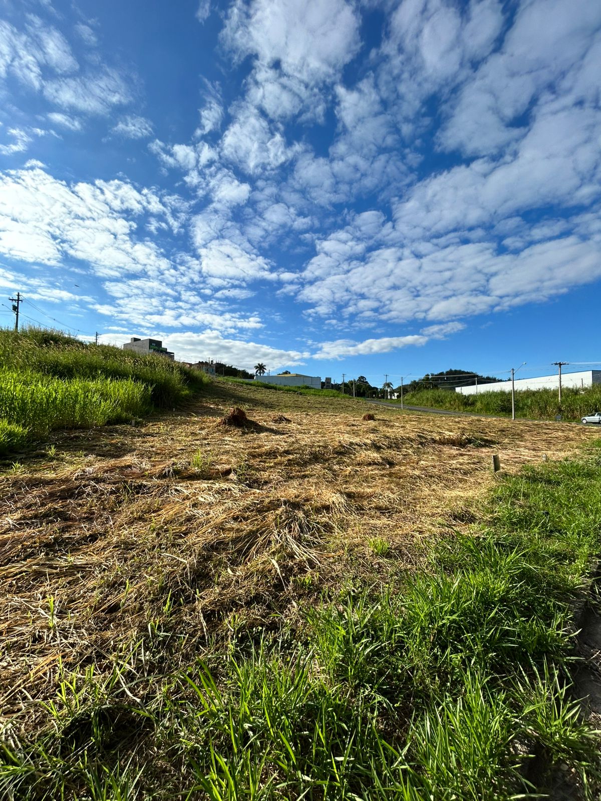 VENDA - Terreno em área comercial no Terras de Monte Alegre R$300.000