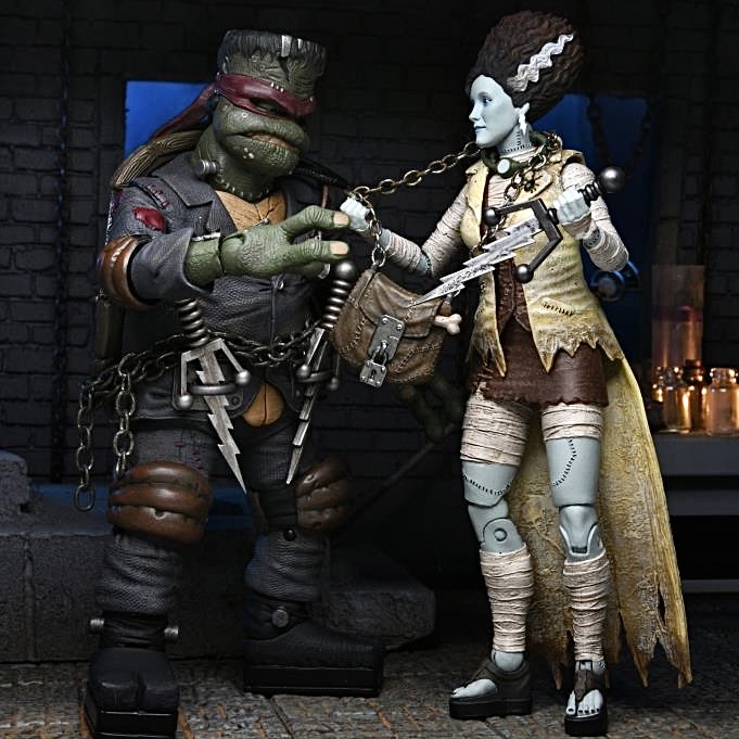 [In Stock] Universal Monsters x Teenage Mutant Ninja Turtles Ultimate April O'Neil as The Bride of Frankenstein