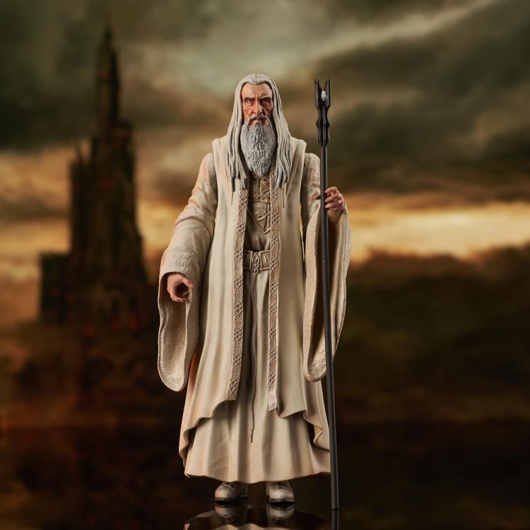 [On Order] The Lord of the Rings Saruman Deluxe Action Figure