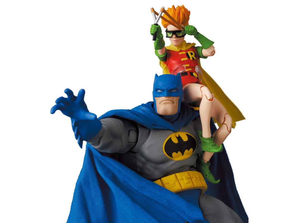 [On Order] Batman: The Dark Knight Returns MAFEX No.139 Batman (Blue Ver.) & Robin Action Figure Set