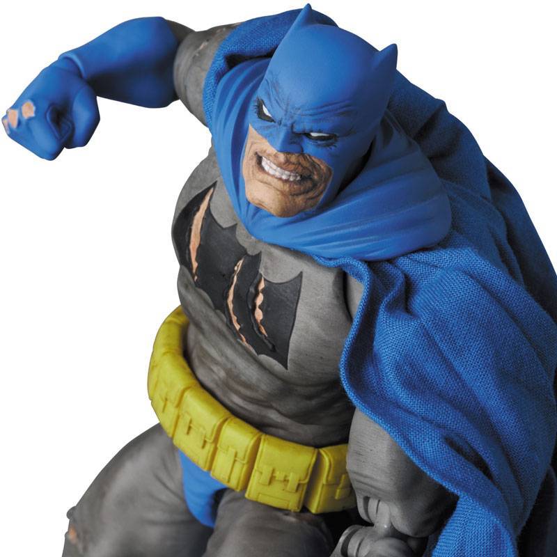 [Pre-Order] MAFEX No.119: Batman (TDKR: The Dark Knight Triumphant)