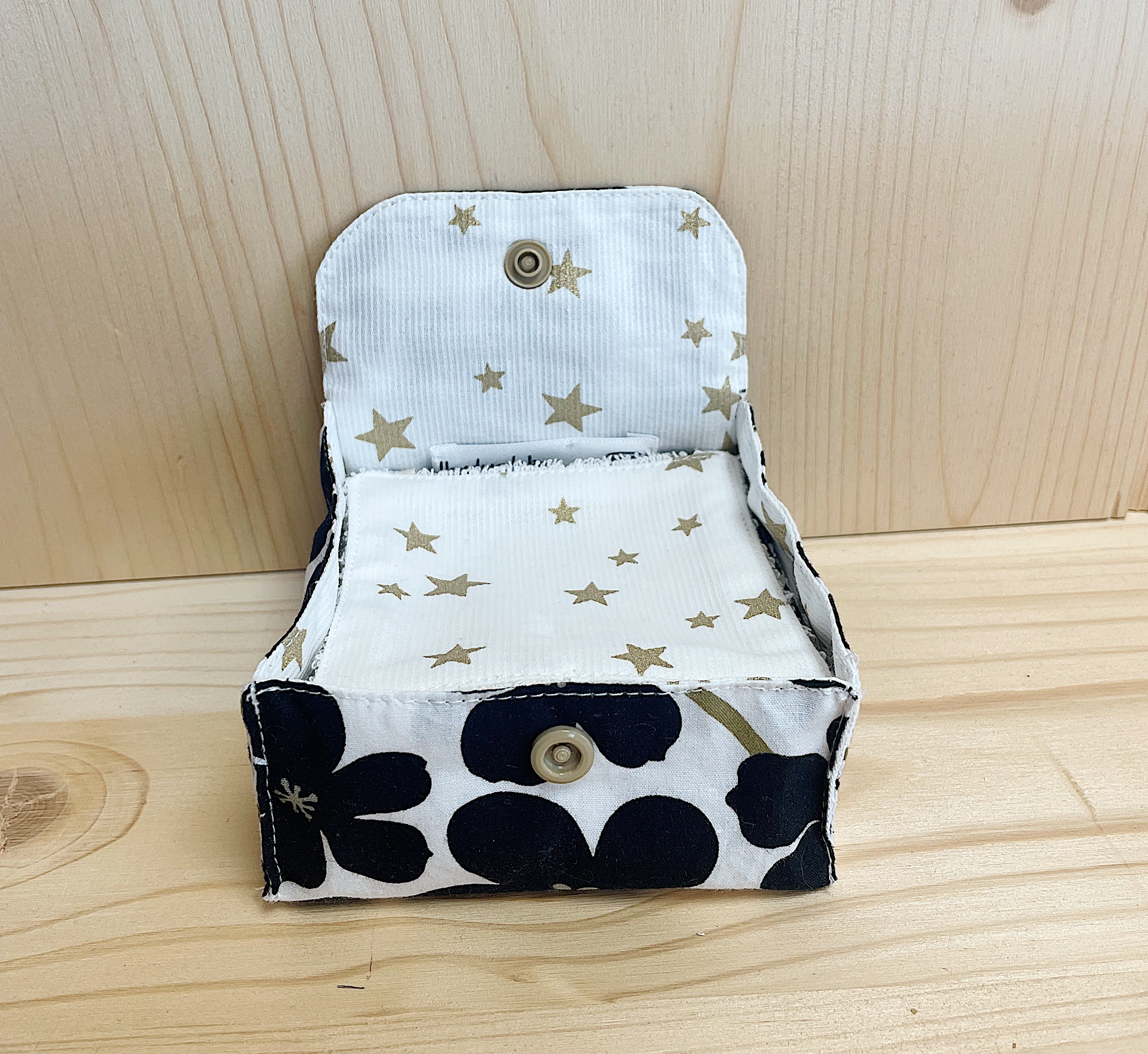 Lot de 10 lingettes démaquillantes lavables et leur pochette