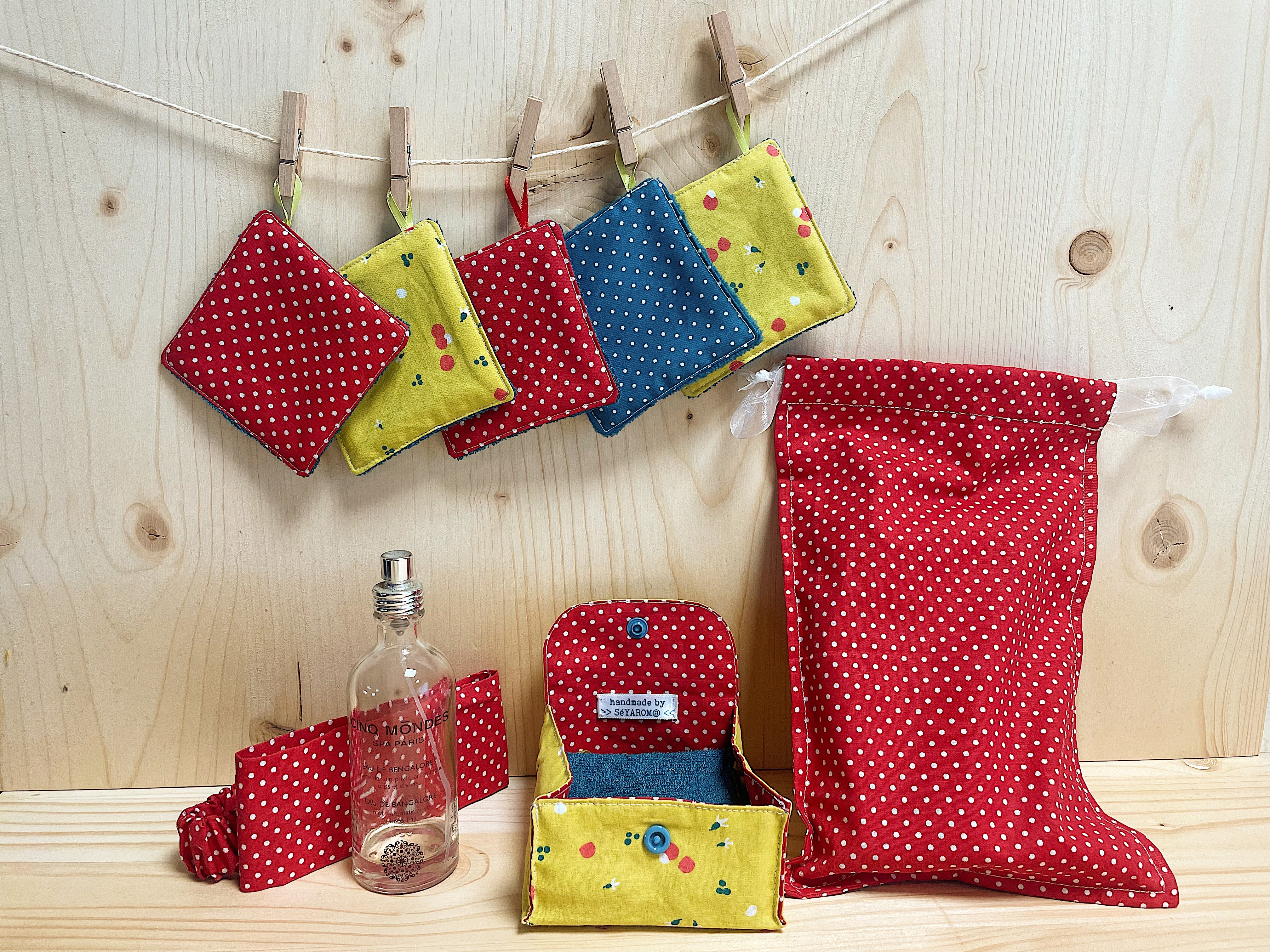 Lot de 10 lingettes démaquillantes lavables et leur pochette