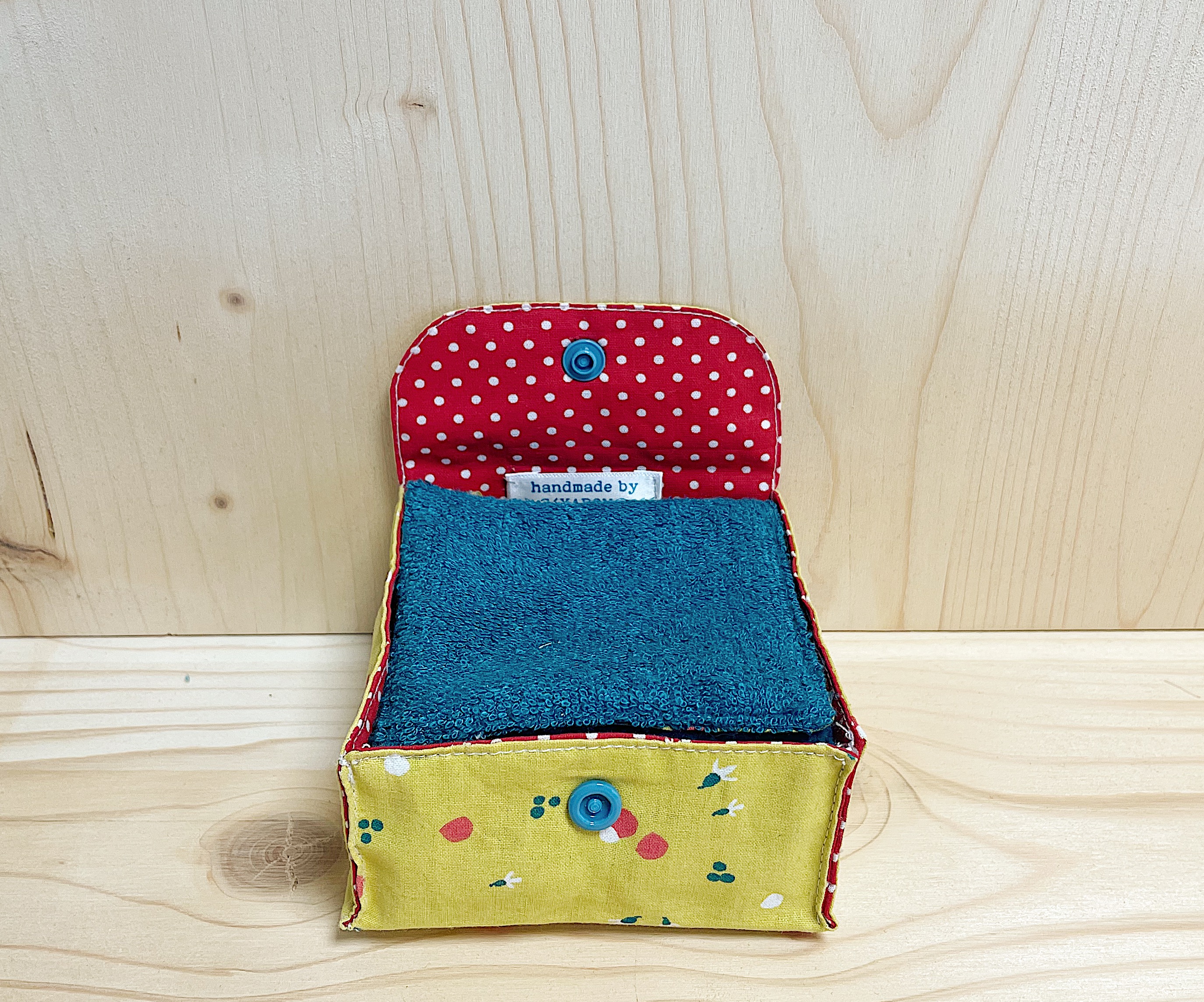 Lot de 5 lingettes démaquillantes lavables et leur pochette