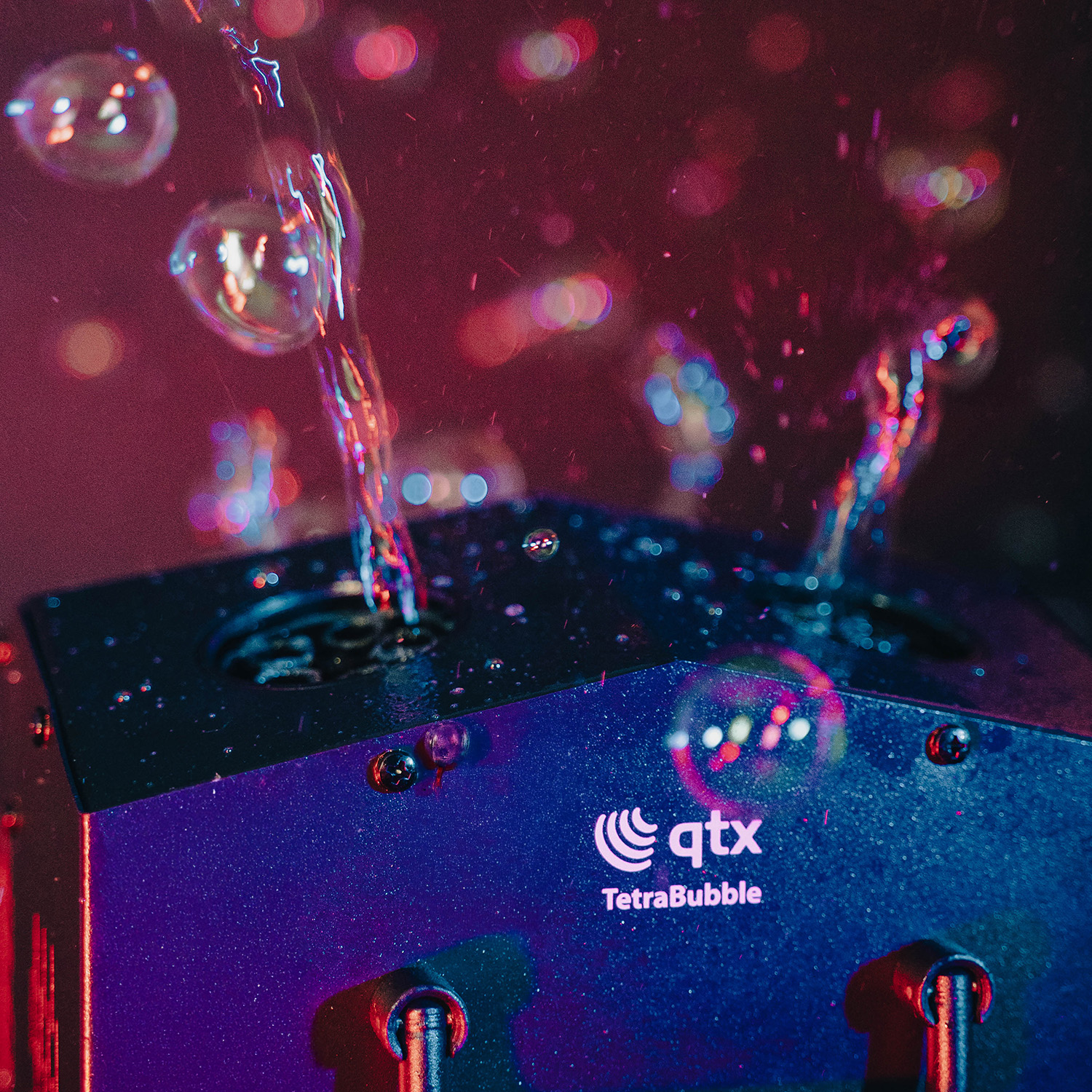 QTX Tetra Bubble 4-Wheel Bubble Machine