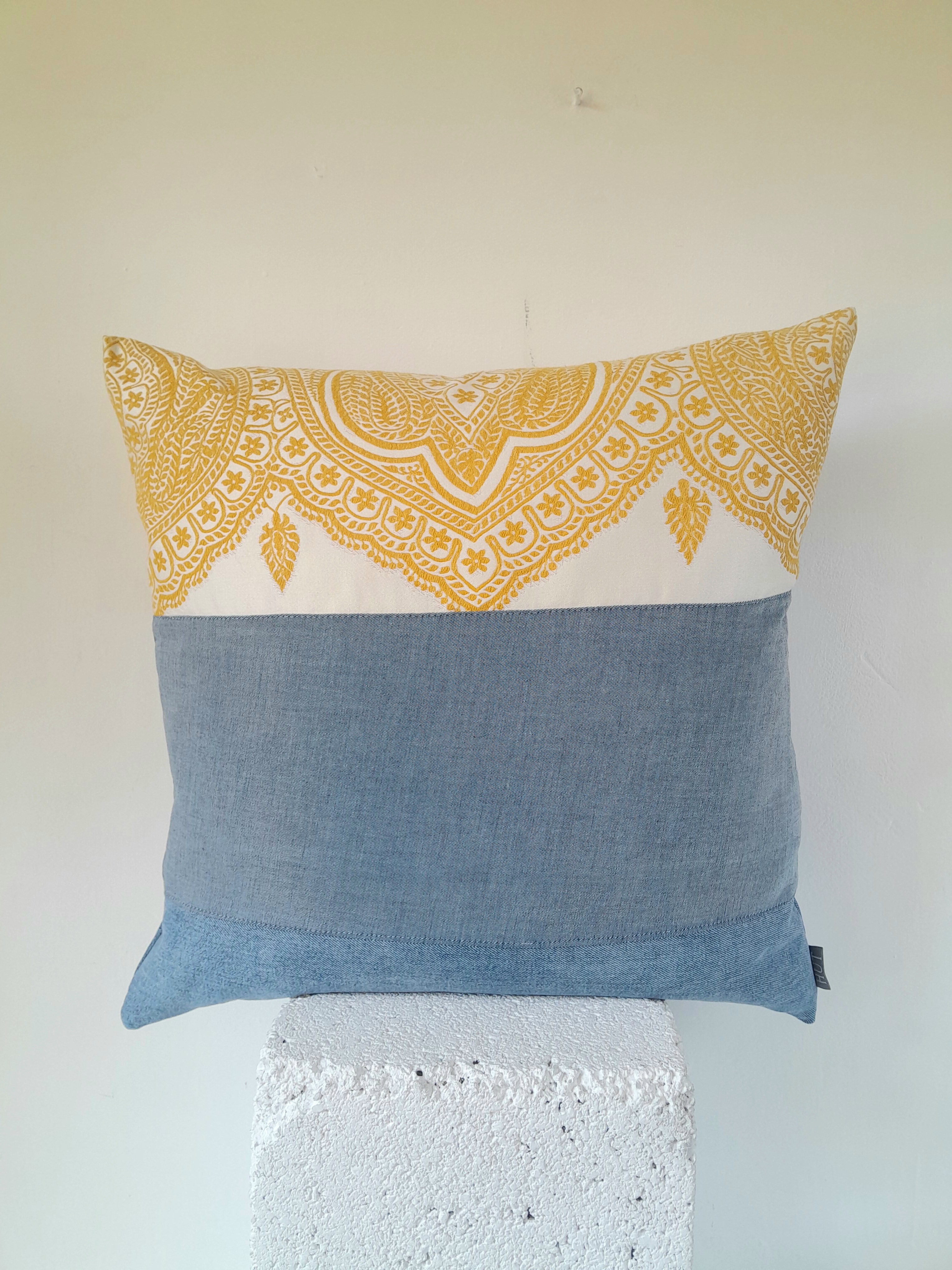 DENIM CUSHION