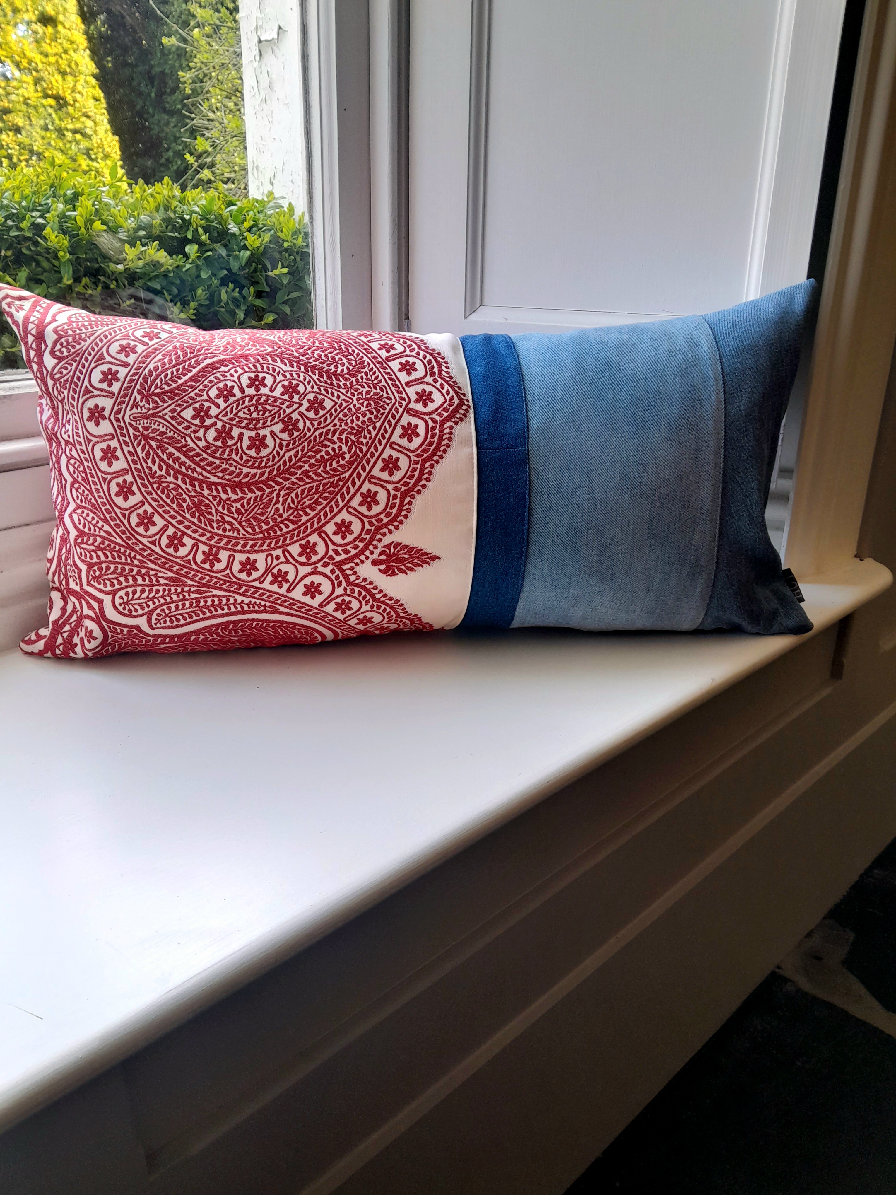 DENIM BOLSTER