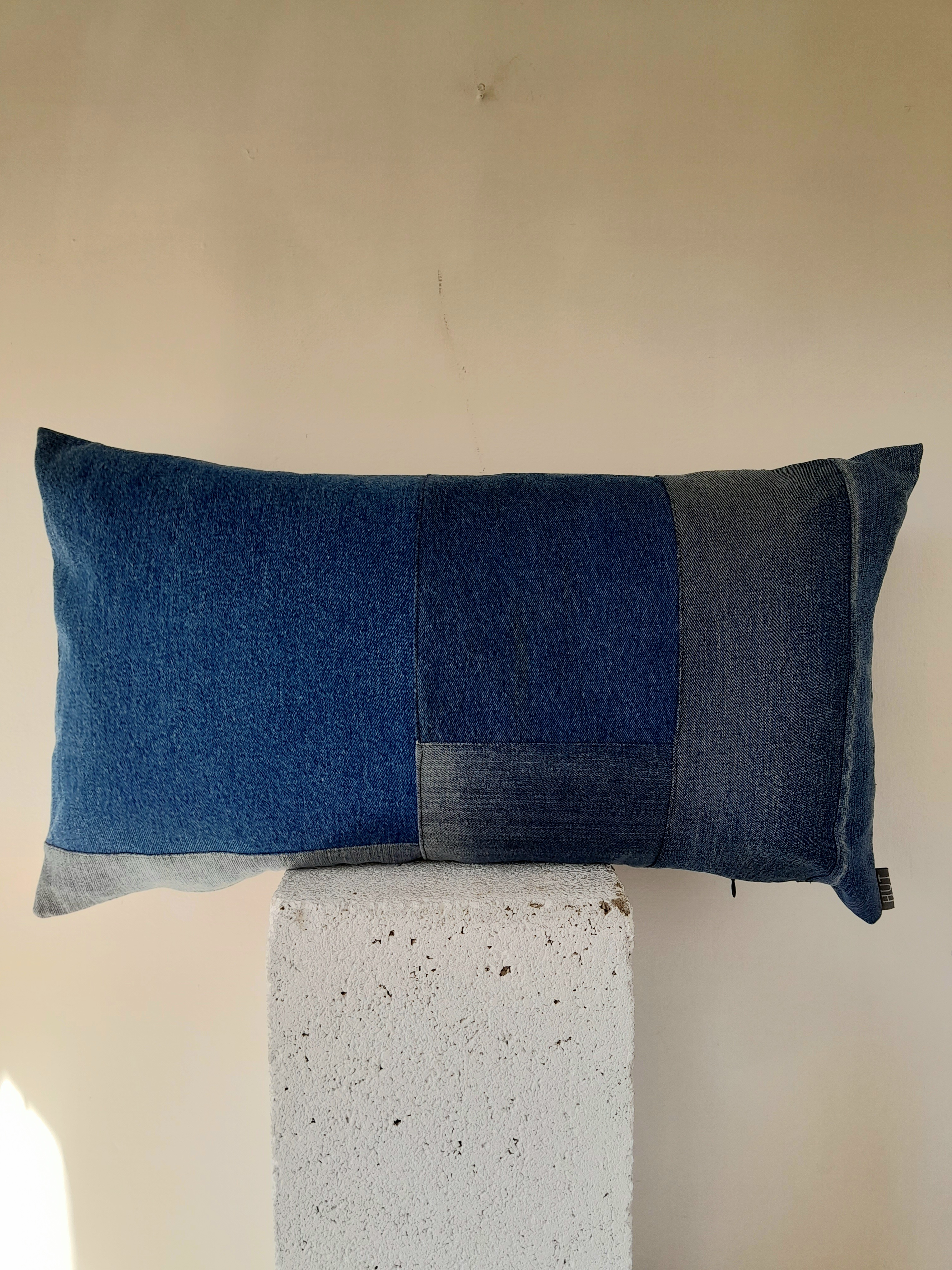 DENIM BOLSTER
