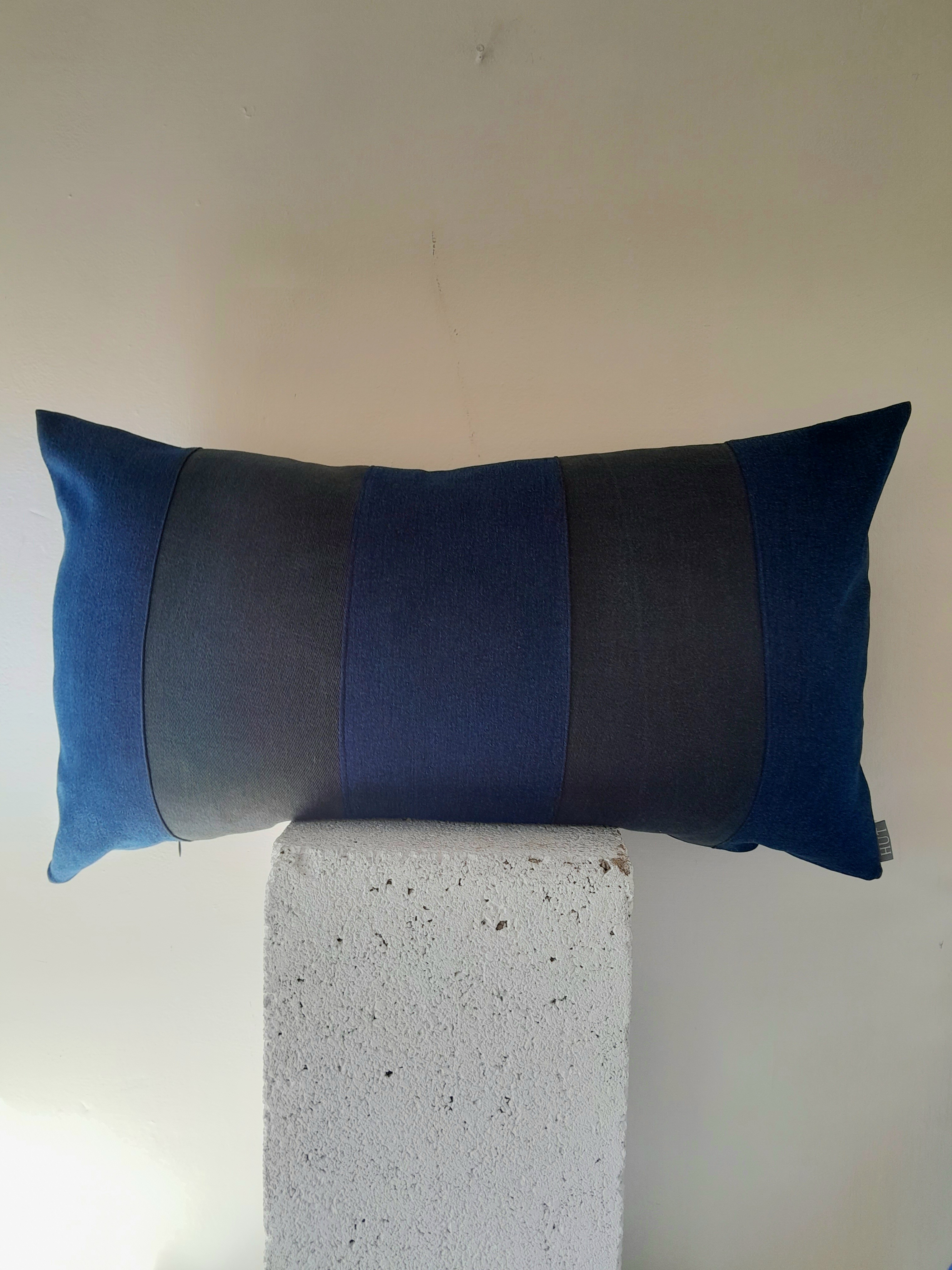 DENIM BOLSTER