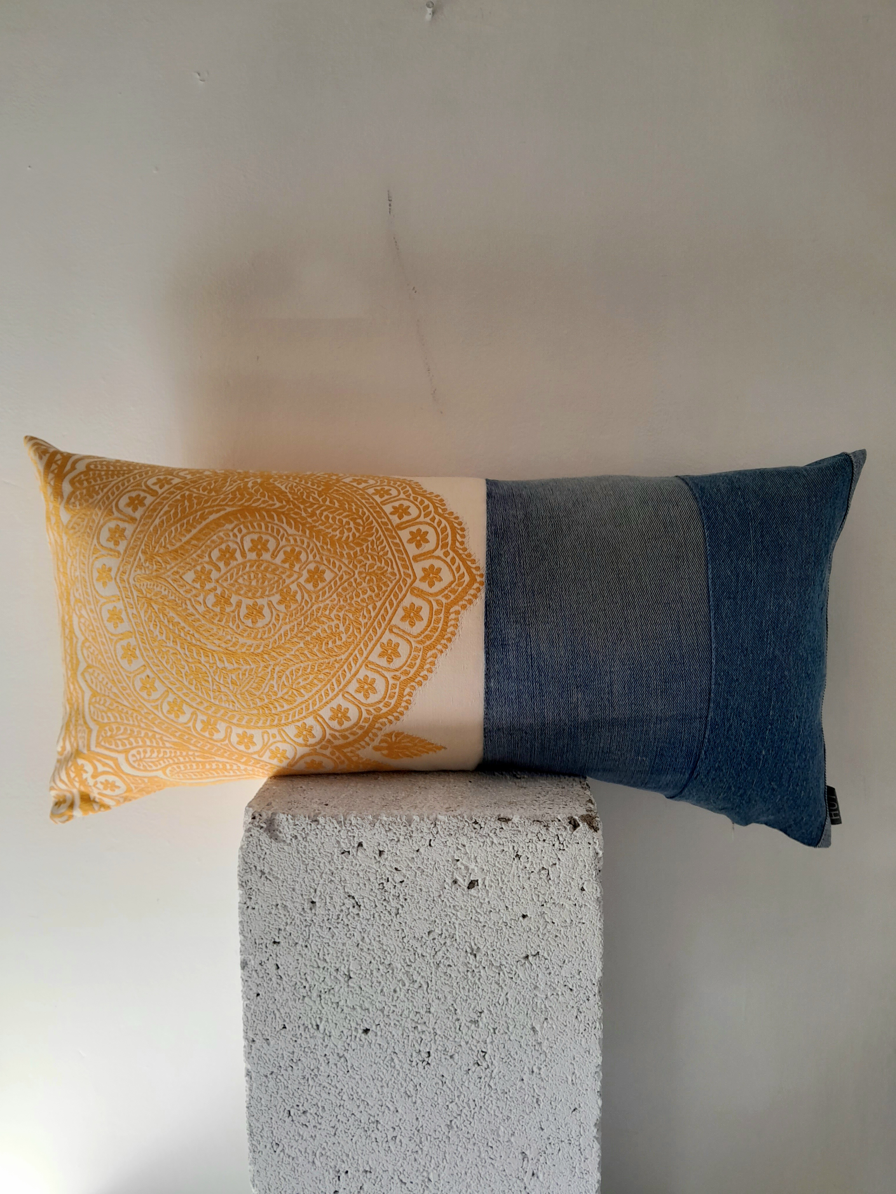 DENIM BOLSTER