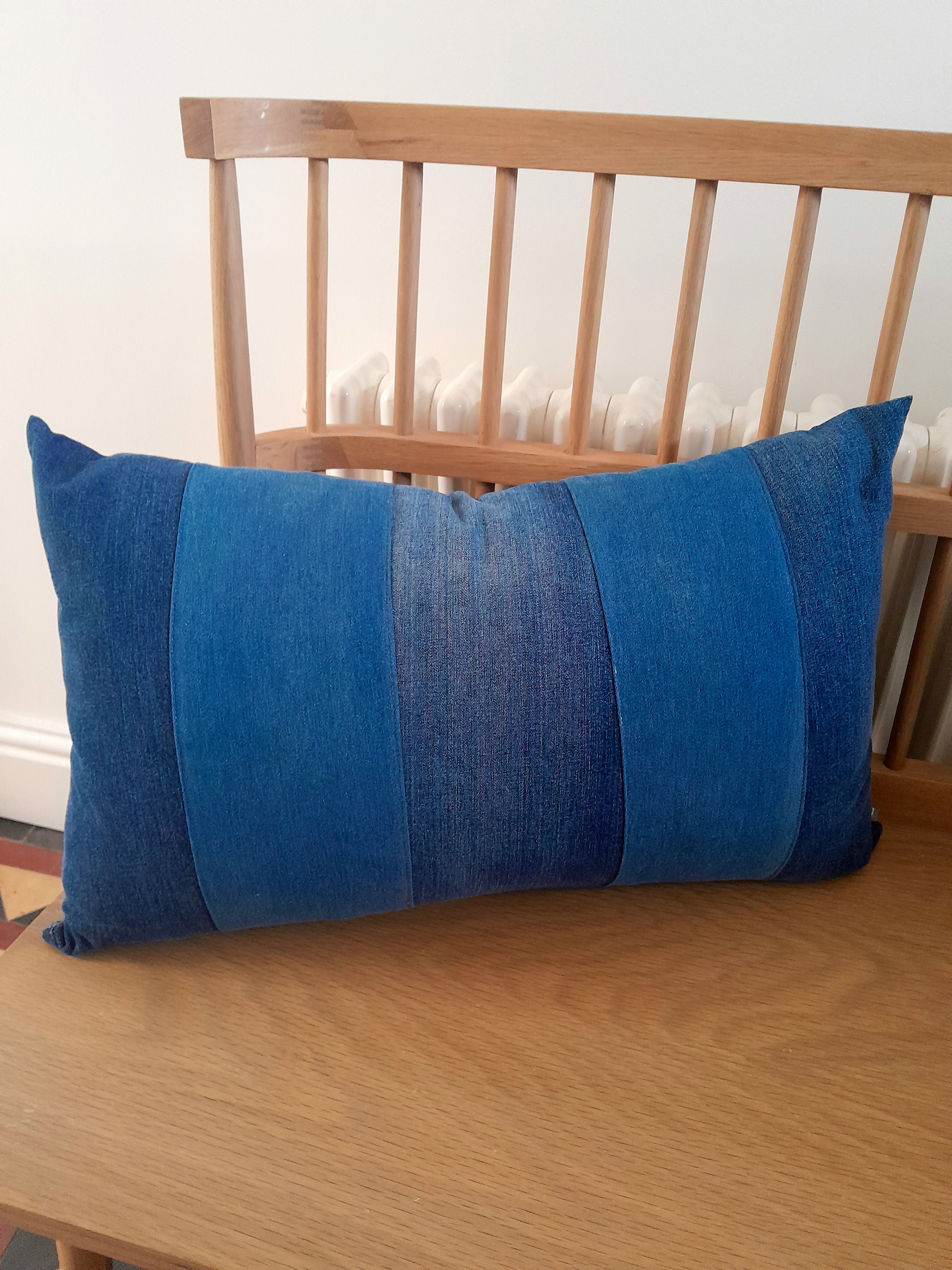 DENIM BOLSTER