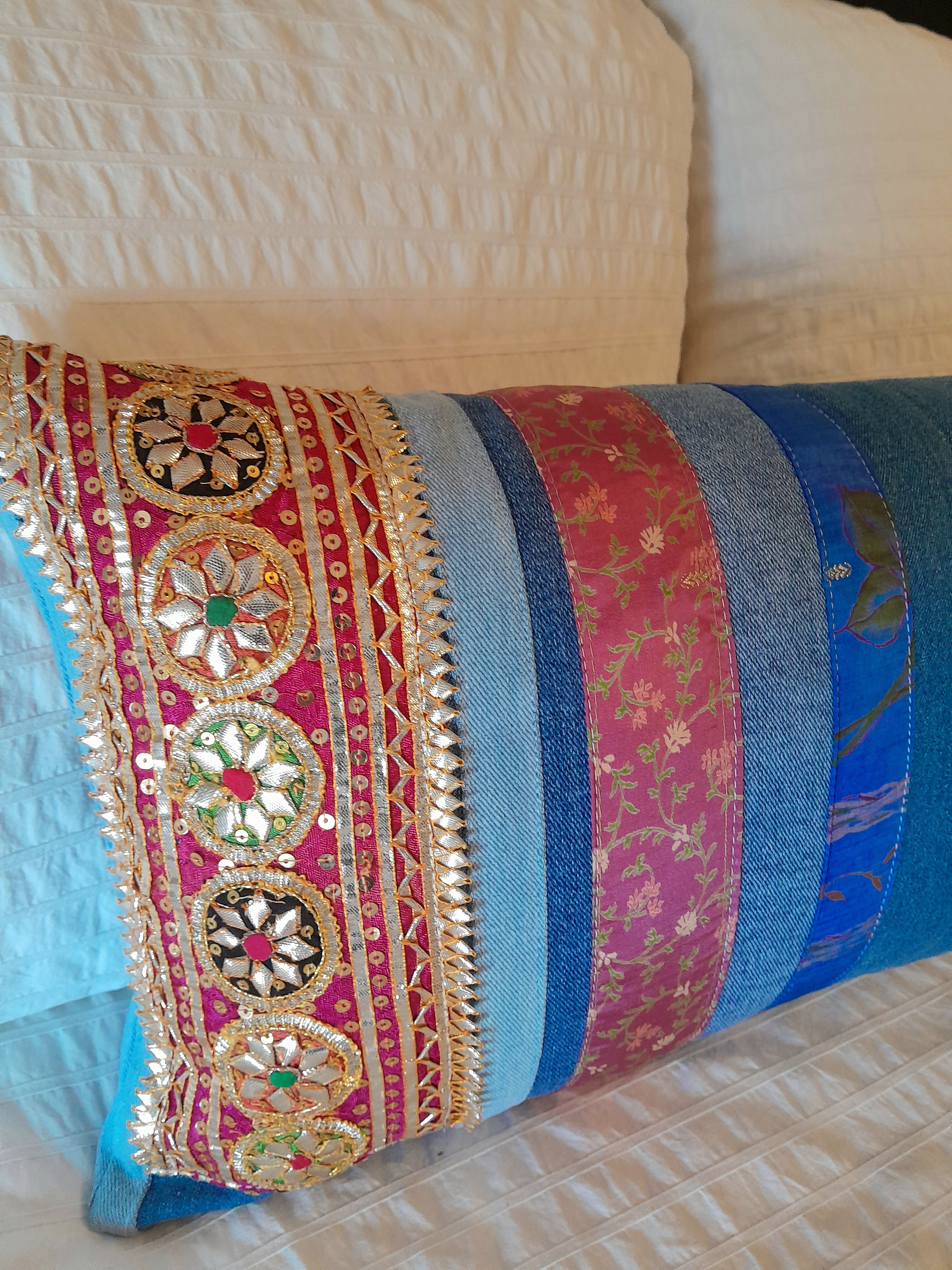 DENIM BOLSTER 