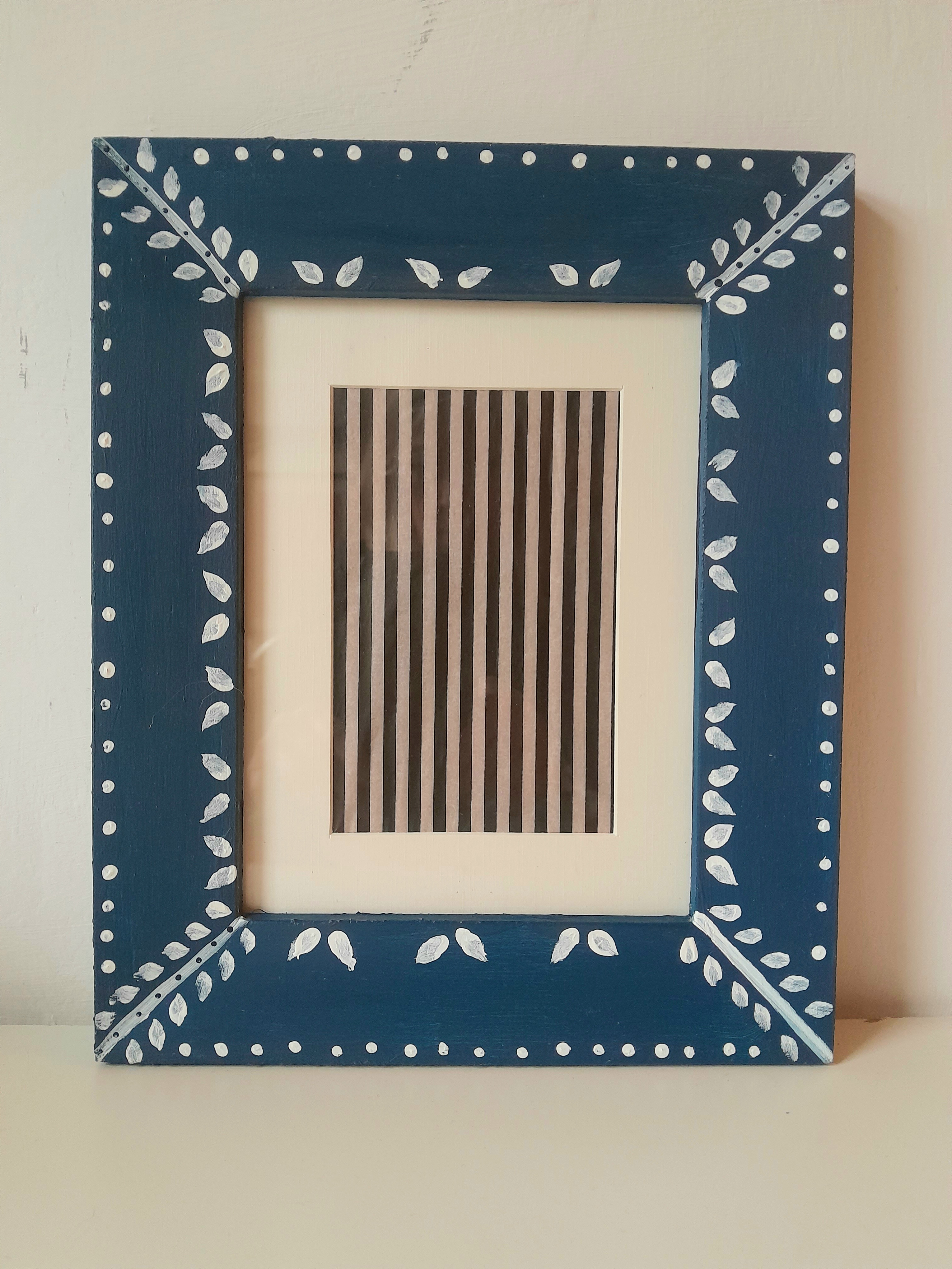 HAND PAINTED FOLK ART PICTURE FRAME