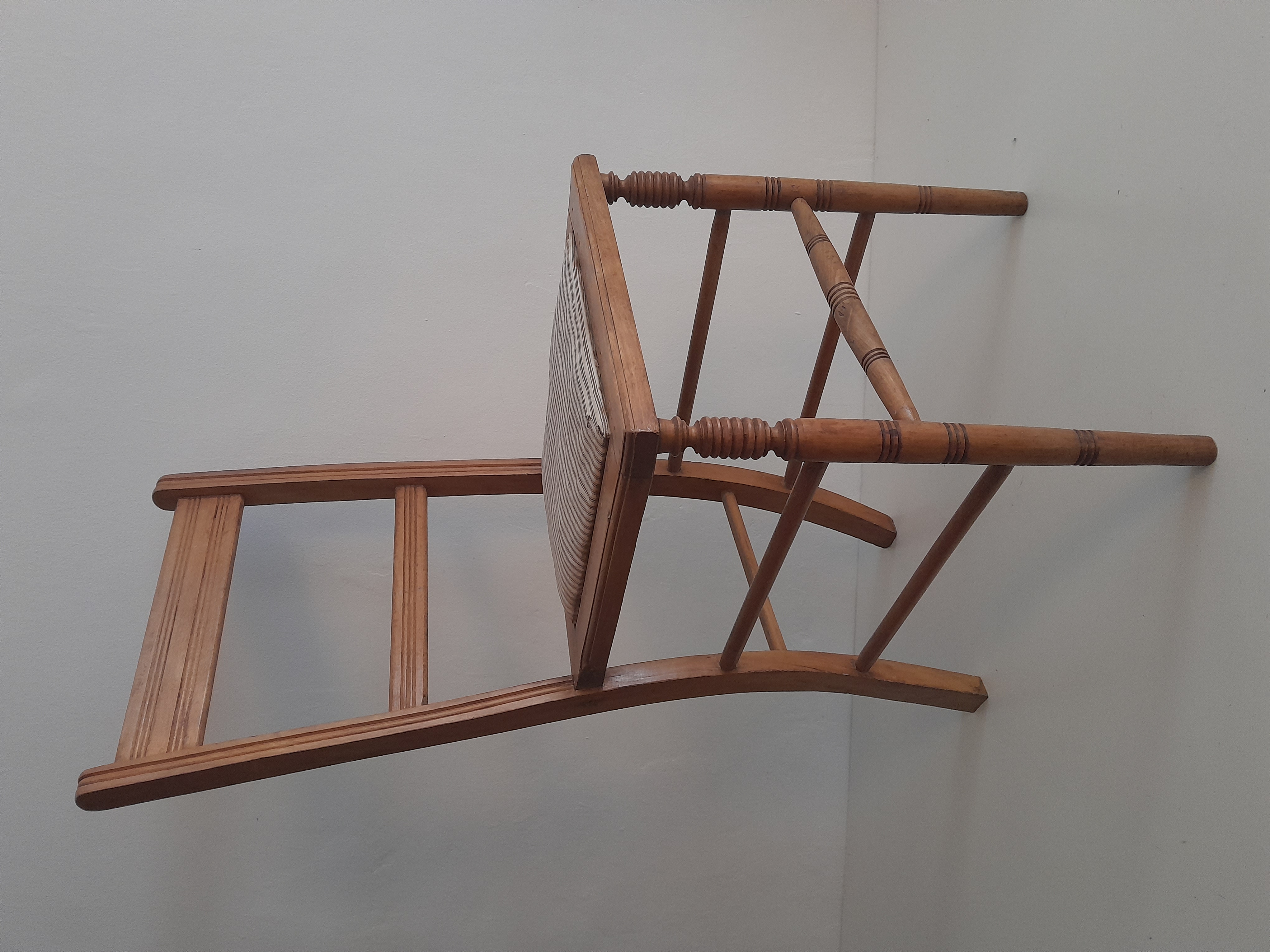 ANTIQUE PINE CHAIR