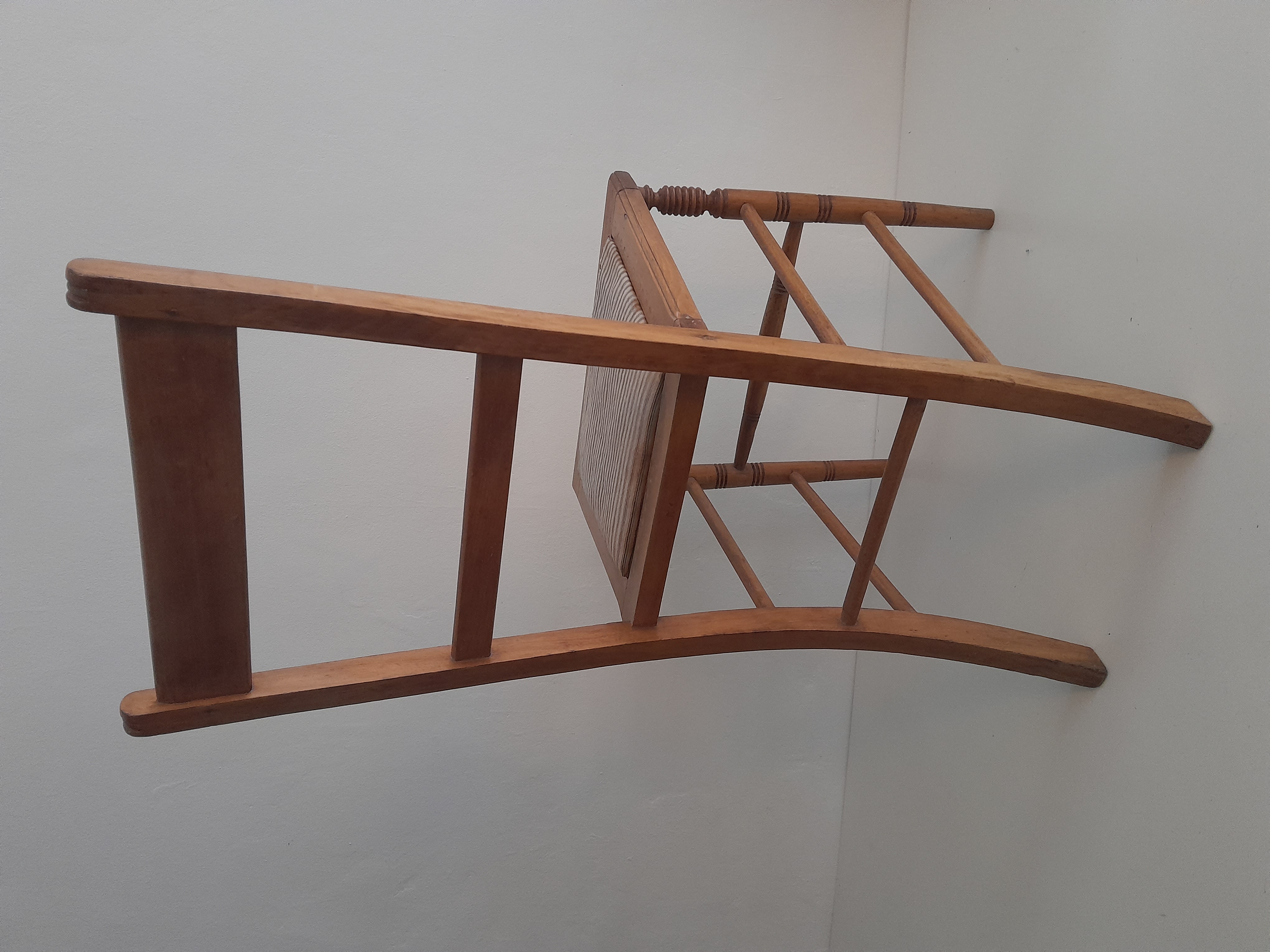 ANTIQUE PINE CHAIR