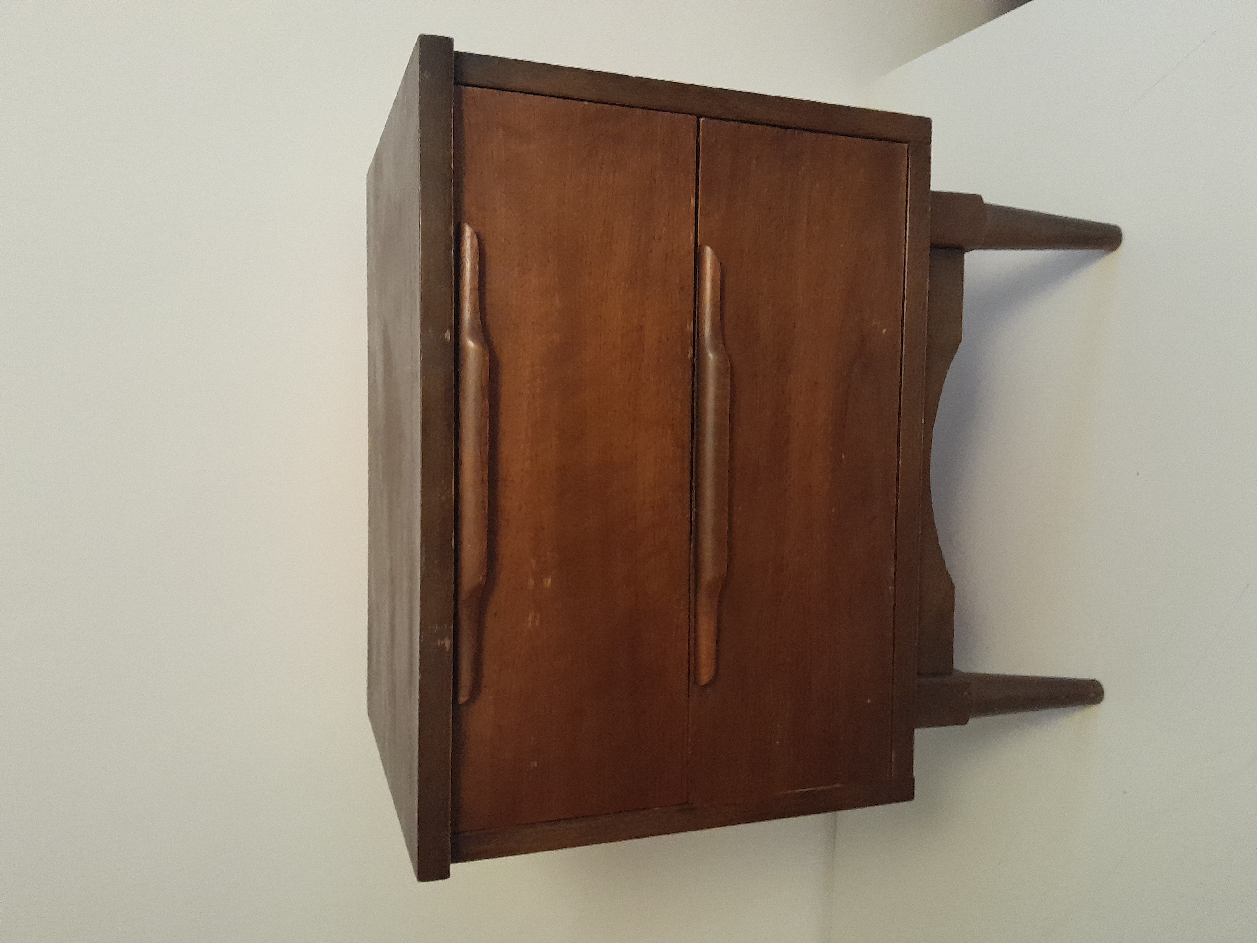 MID CENTURY WOODEN CABINET