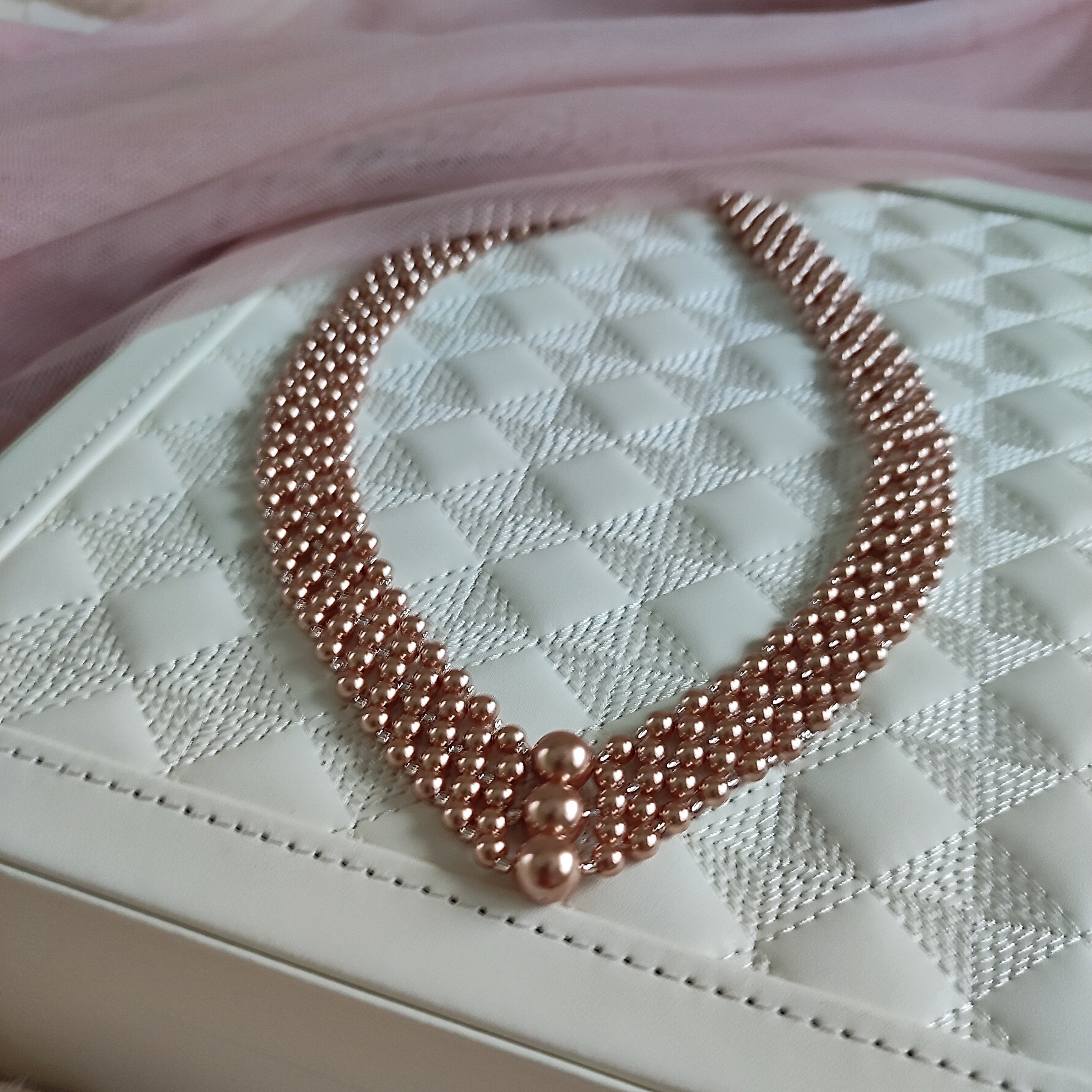 "Spindinti Elegancija"