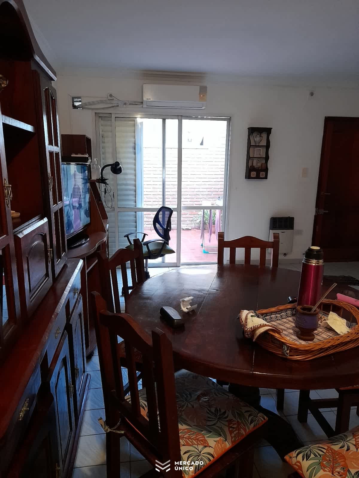 LorenTina VENDE amplio departamento de 1 dormitorio y cochera en macrocentro.