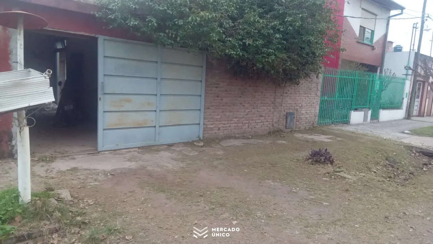 LorenTina VENDE Casa a refaccionar.