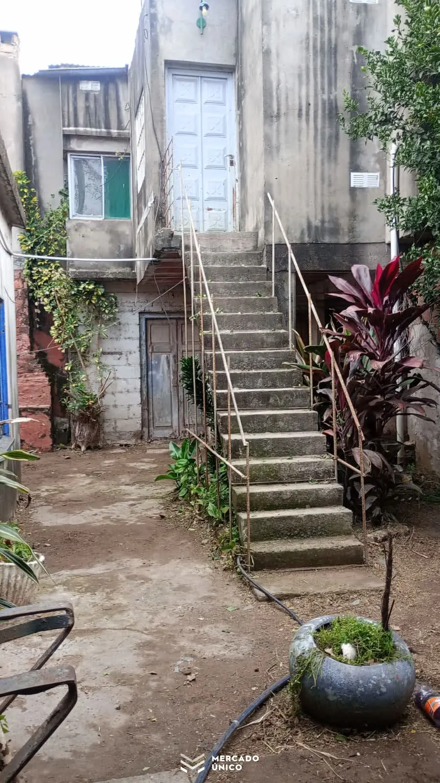 LorenTina VENDE Casa a refaccionar.