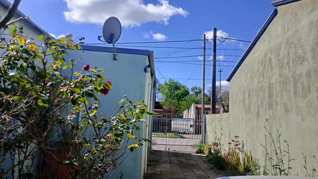 LorenTina VENDE Casa a modernizar.