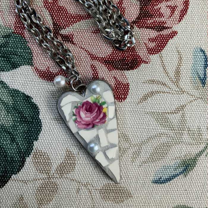 Heart-shaped Floral Pendant