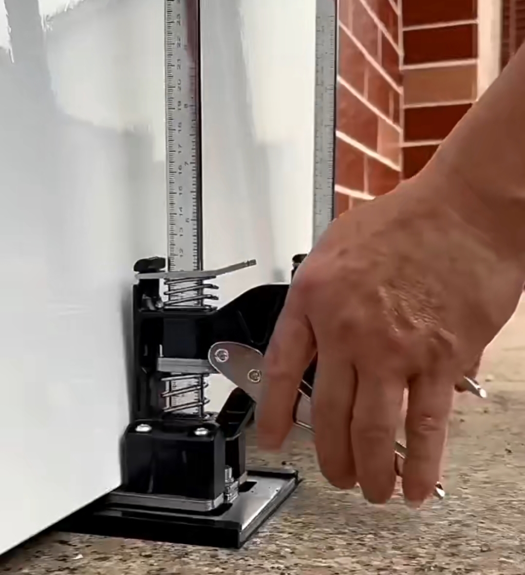 CabinetPro MaxLift Support System