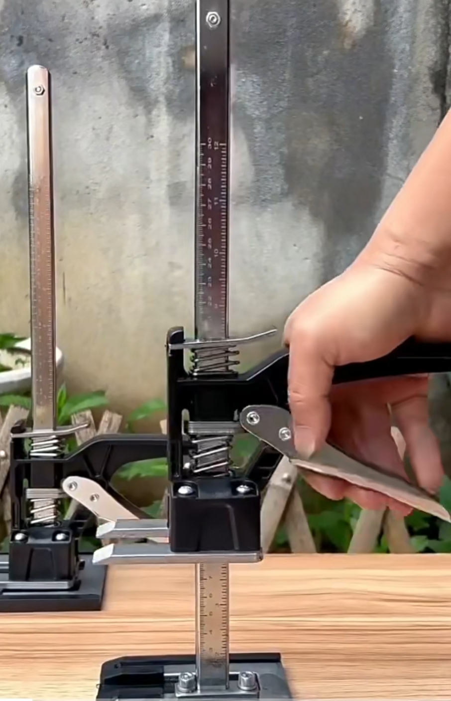 CabinetPro MaxLift Support System