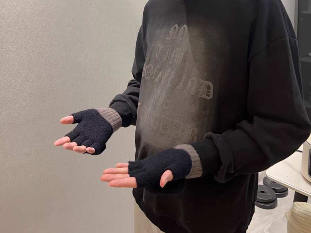 Black Fingerless Gloves