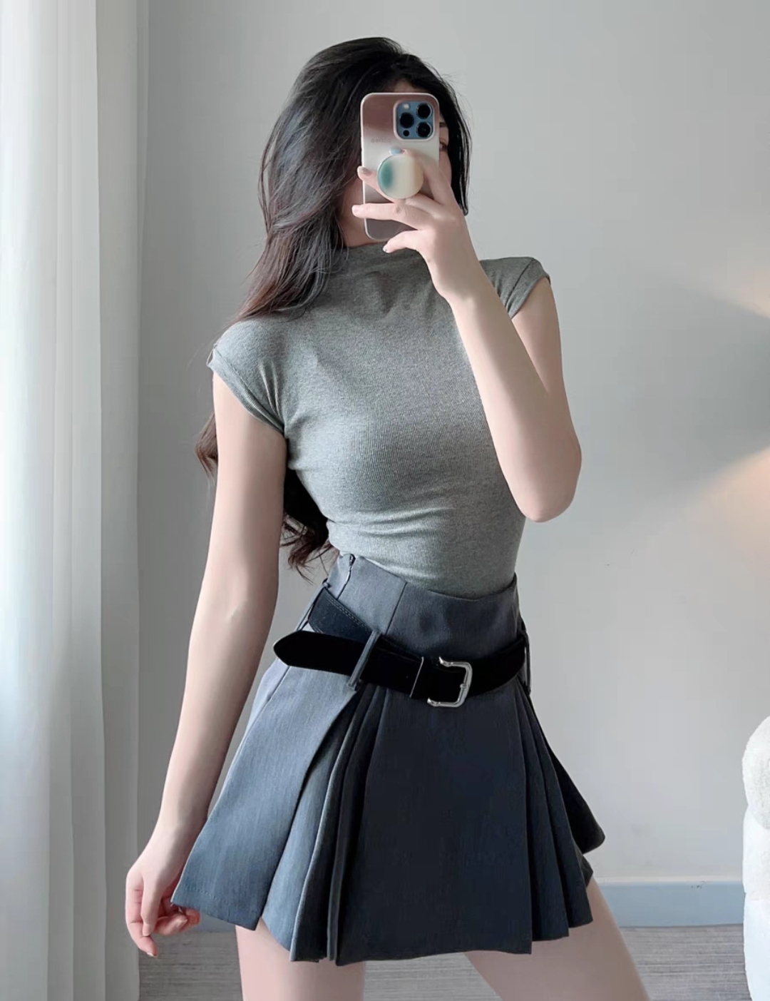 Black Sleeveless Turtle Neck Crop Top