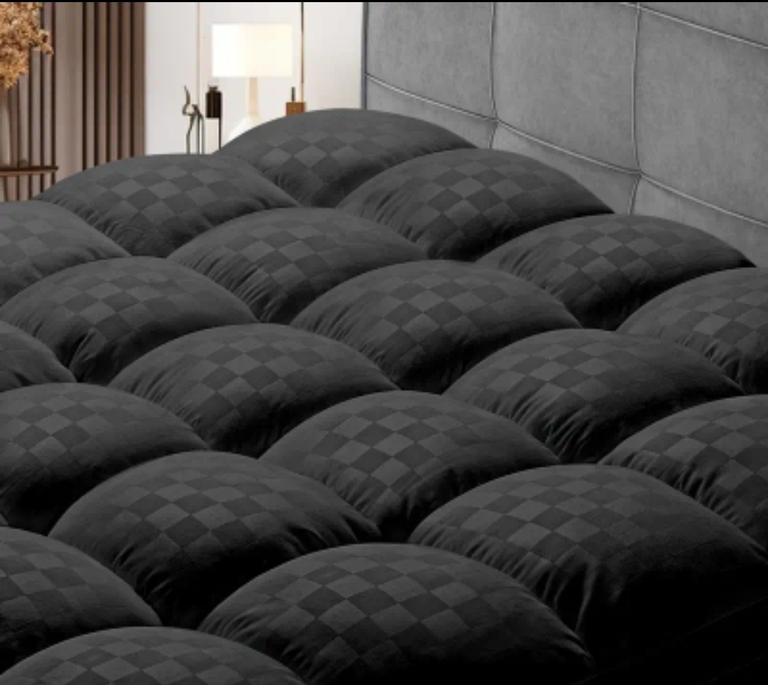 Luxurious Quilted Mattress Topper Queen Size