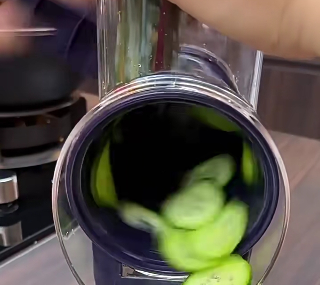 Manual Rotary Vegetable Slicer