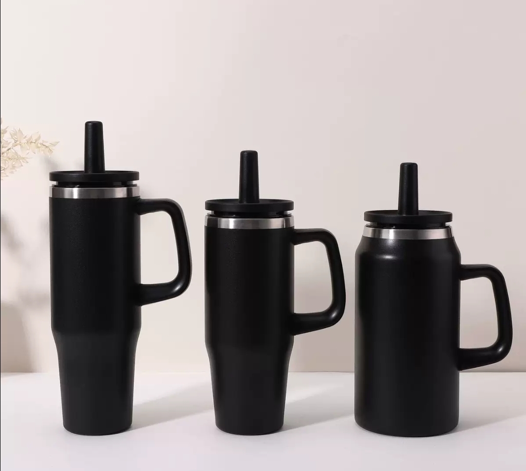 Insulated Drinking Mug with Straw
