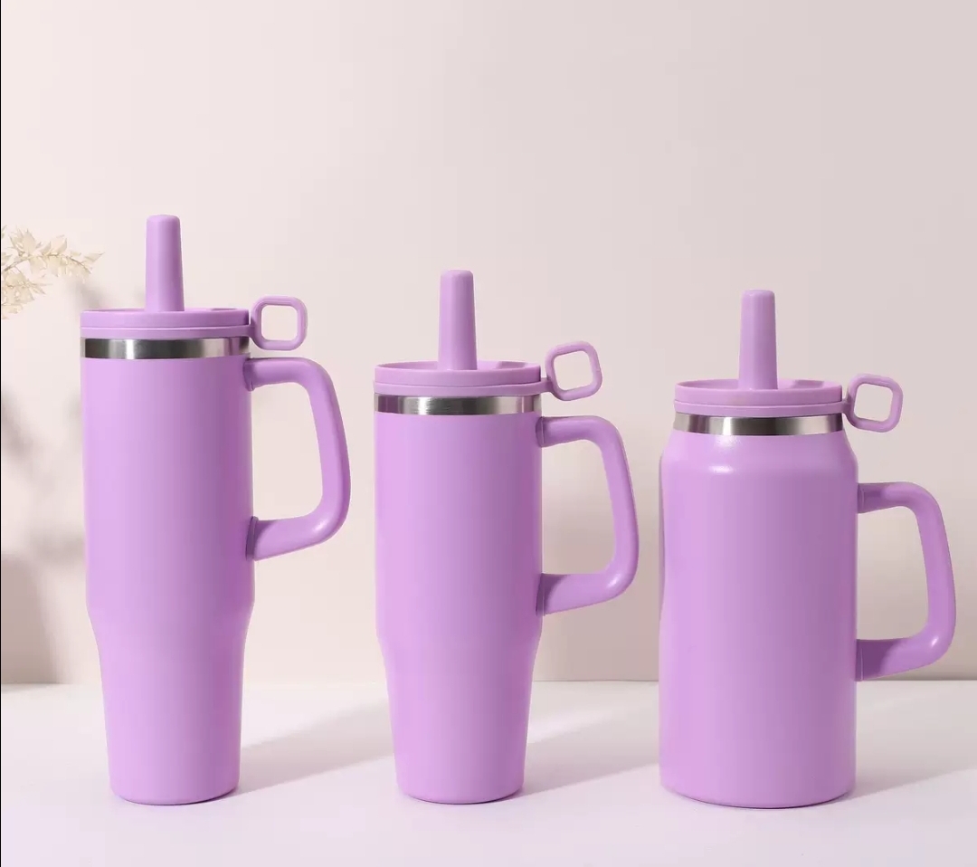 Insulated Drinking Mug with Straw