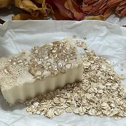 Oatmeal ,Vanilla with Goat Milk