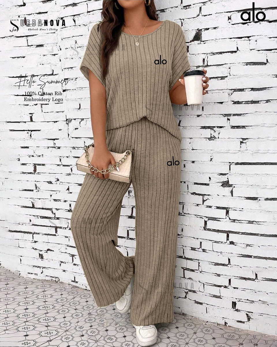 Alo Black Ribbed Lounge Set