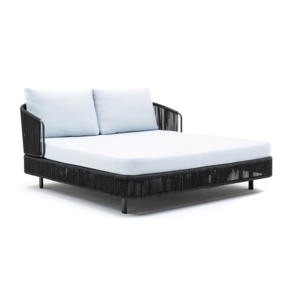 Outdoor patio daybed