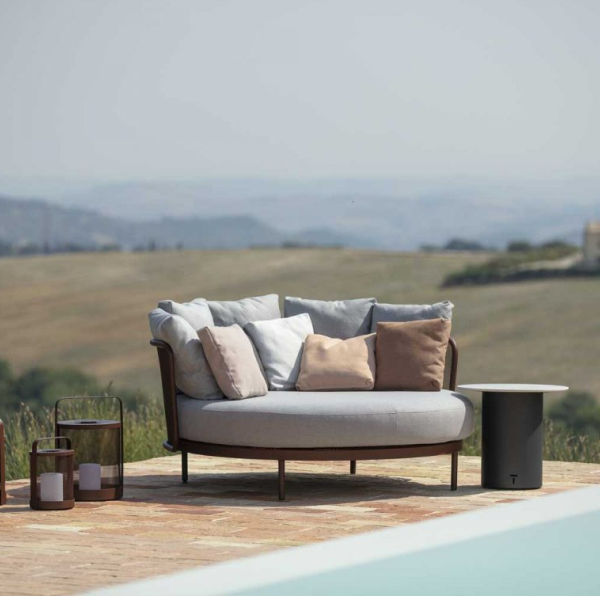 Modern Outdoor Daybed